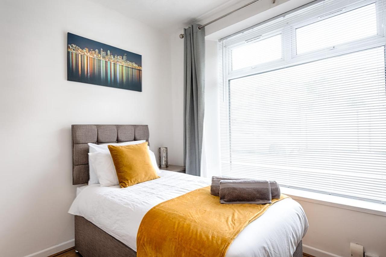 Free Parking, Spacious Rooms, Smart Tv'S All Rooms สวอนซี ภายนอก รูปภาพ