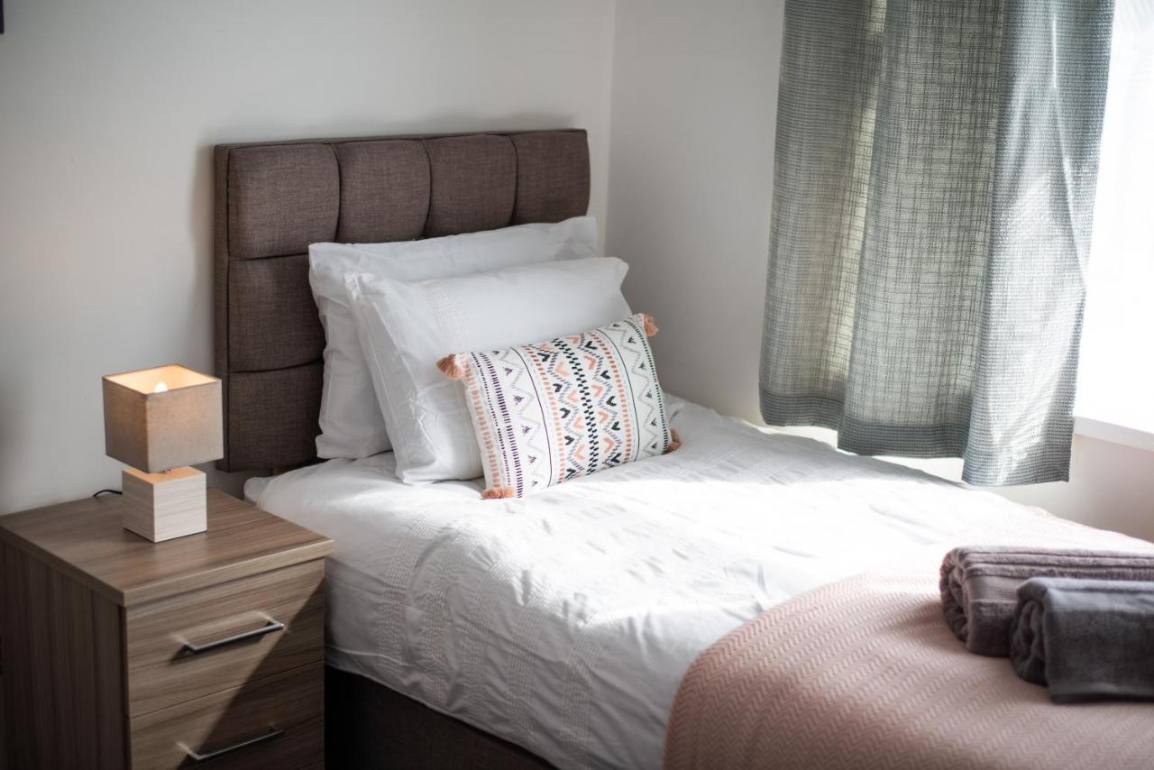 Free Parking, Spacious Rooms, Smart Tv'S All Rooms สวอนซี ภายนอก รูปภาพ