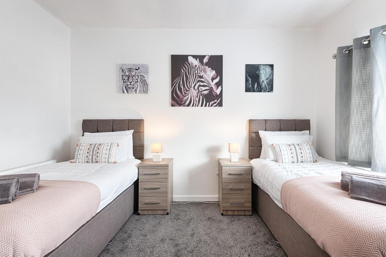 Free Parking, Spacious Rooms, Smart Tv'S All Rooms สวอนซี ภายนอก รูปภาพ