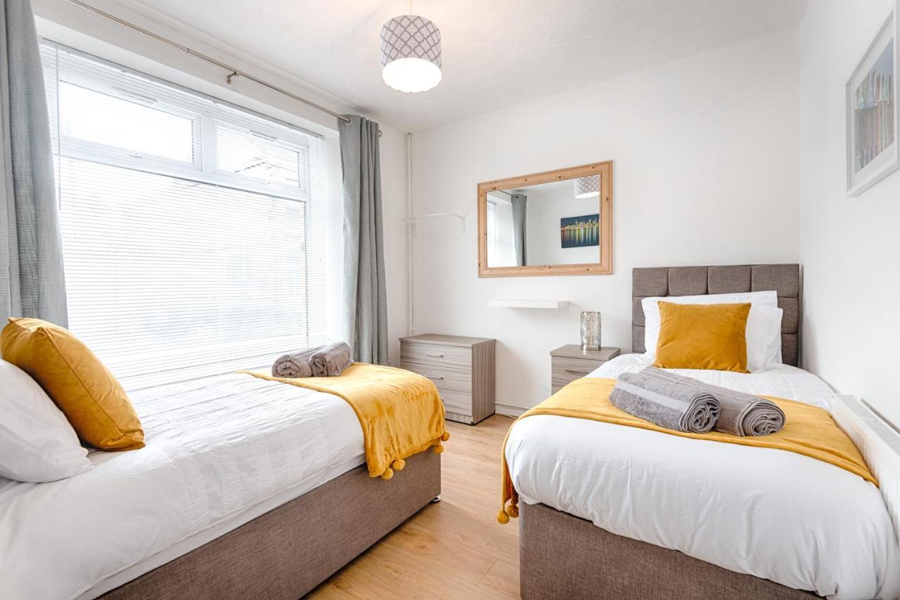 Free Parking, Spacious Rooms, Smart Tv'S All Rooms สวอนซี ภายนอก รูปภาพ